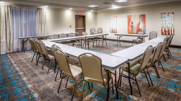 Images Holiday Inn Express Wichita South by IHG