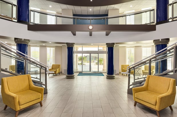 Images Holiday Inn Express & Suites Bakersfield Central by IHG