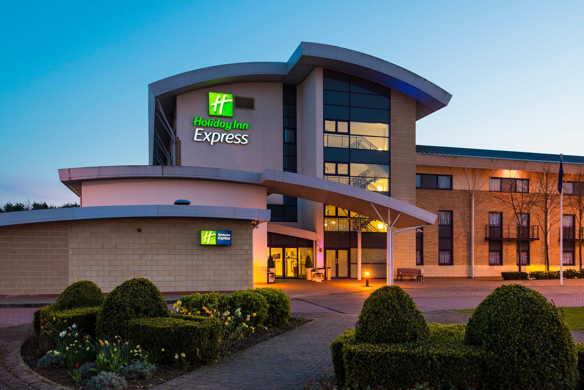 Images Holiday Inn Express Northampton - South, an IHG Hotel