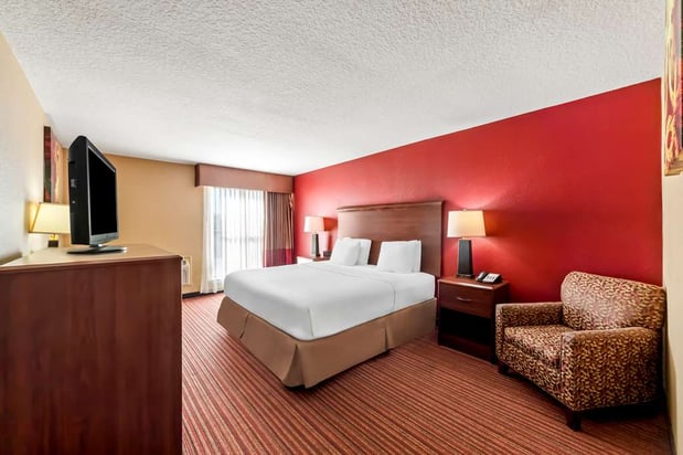 Images SureStay Plus by Best Western San Antonio Fiesta Inn