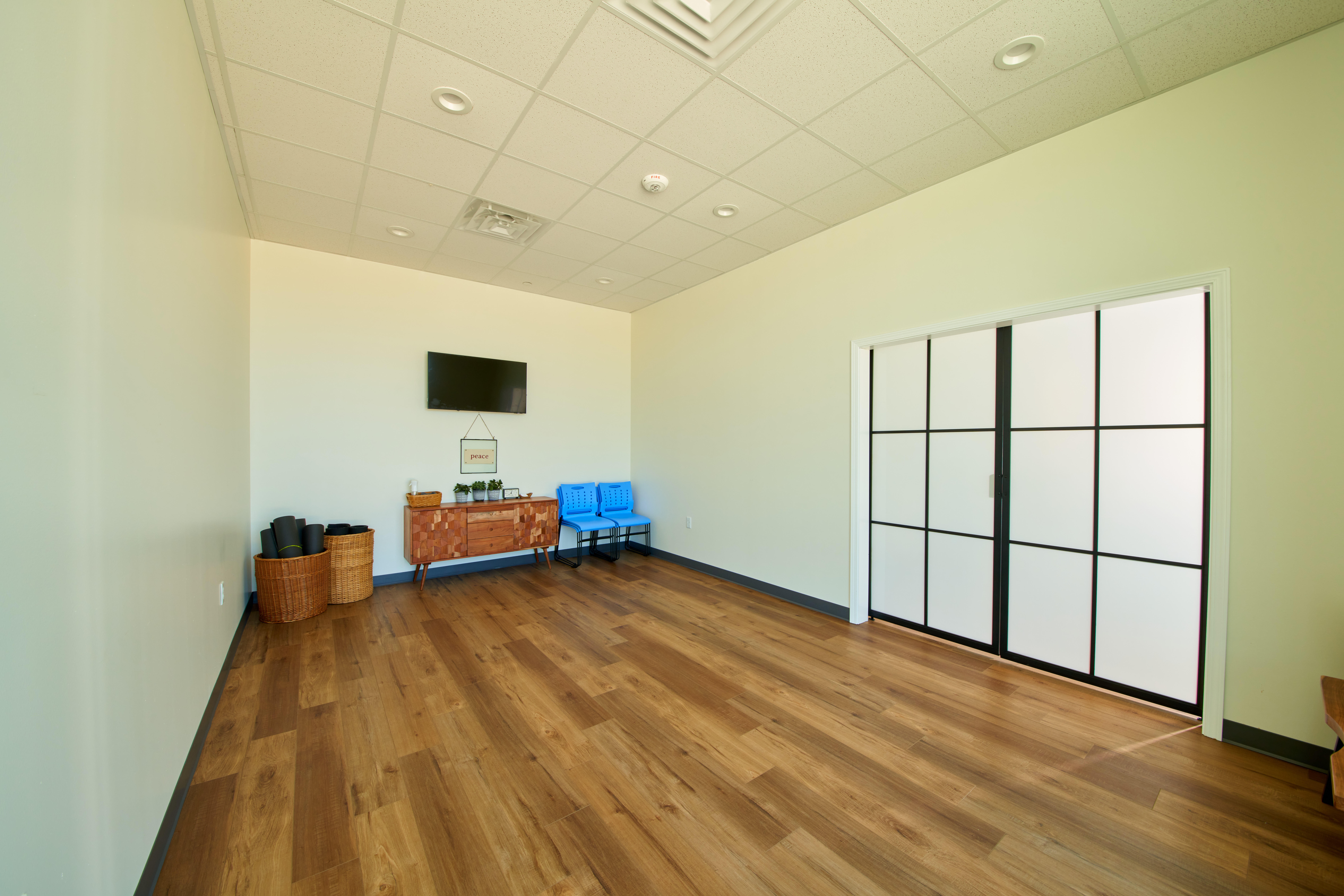 studio/spinal rehabiliation/ group fitness class room