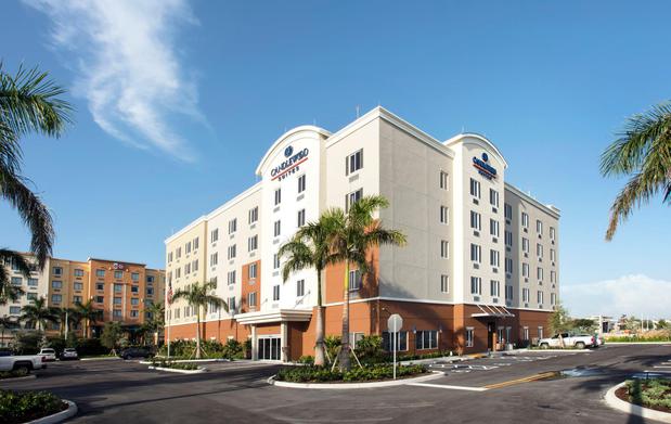 Images Candlewood Suites Miami Exec Airport - Kendall, an IHG Hotel