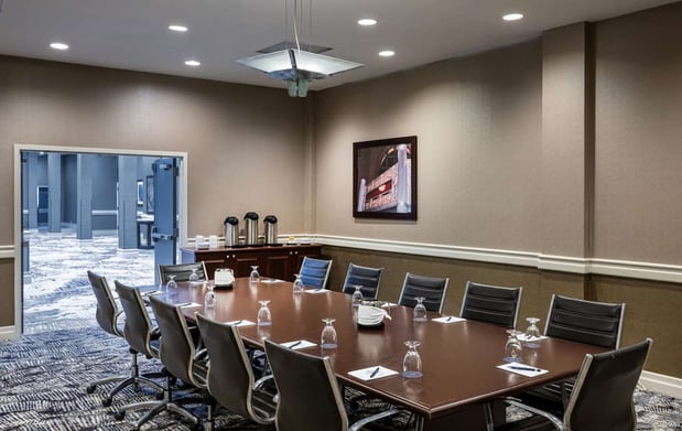 Images DoubleTree by Hilton Hotel Newark Airport
