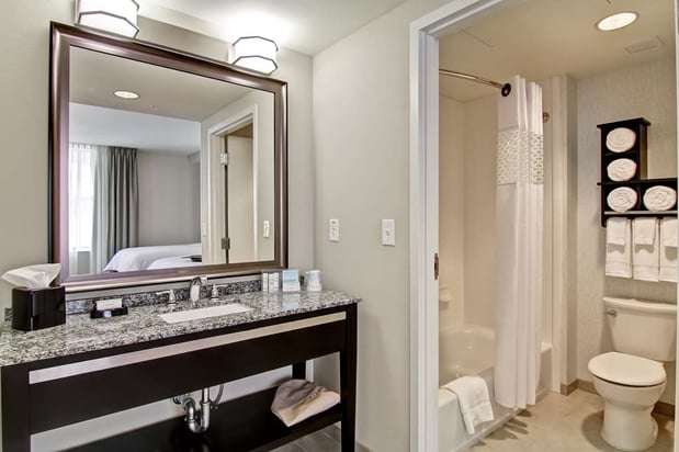 Images Hampton Inn & Suites Cincinnati-Downtown