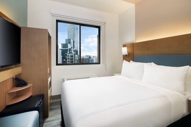 Images Even Hotel Long Island City - New York by IHG