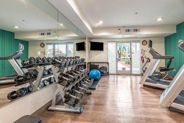 Images Holiday Inn Express & Suites Fremont - Milpitas Central by IHG