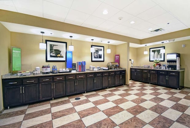 Images Hampton Inn & Suites Milwaukee/Franklin