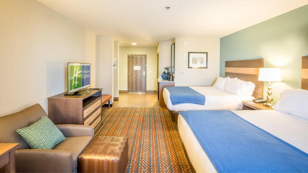 Images Holiday Inn Express Wichita South by IHG