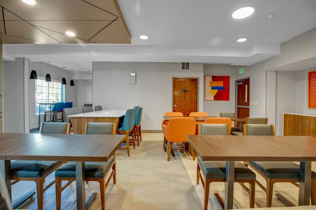 Images Holiday Inn Express & Suites Portland-Jantzen Beach by IHG
