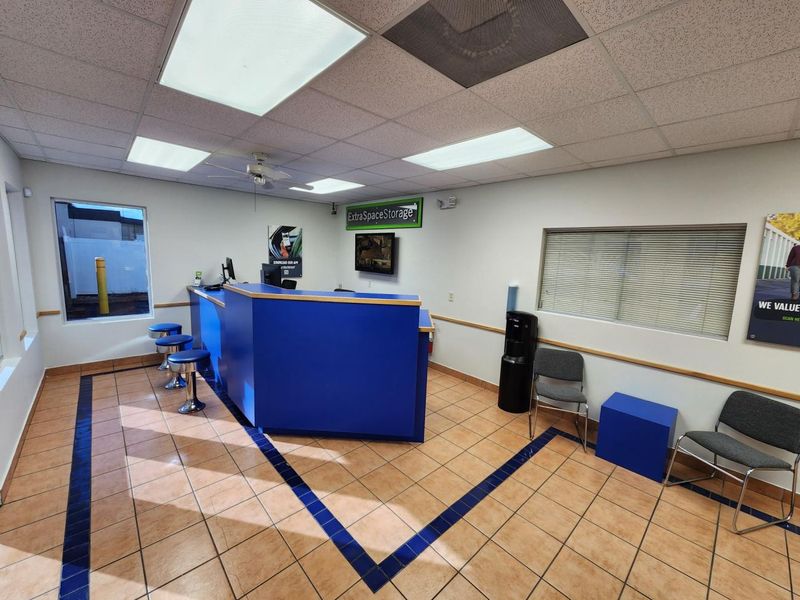 Images Extra Space Storage