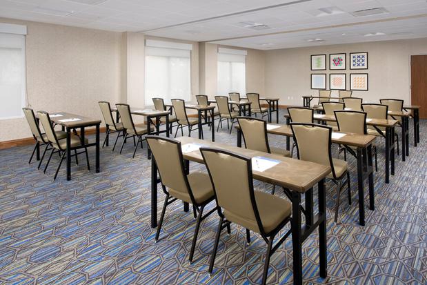 Images Holiday Inn Express & Suites Baltimore - Bwi Airport North, an IHG Hotel