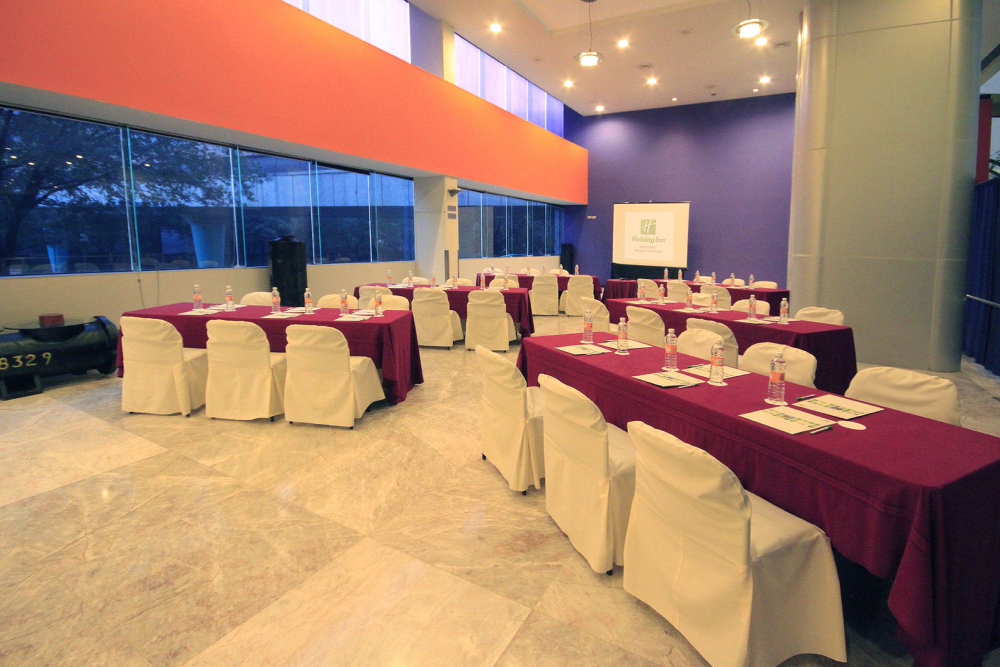 Images Holiday Inn Monterrey-Parque Fundidora by IHG