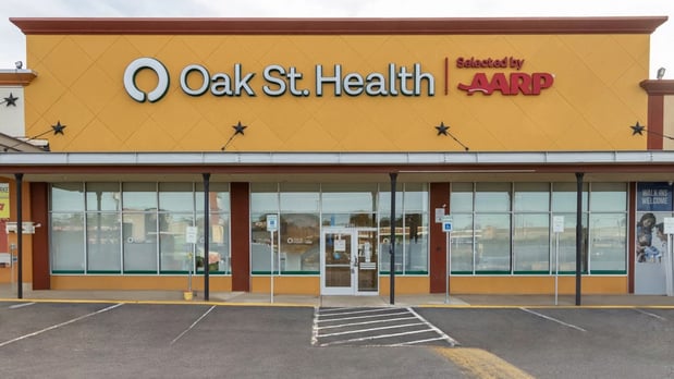 Images Oak Street Health Casa View Primary Care Clinic