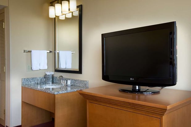 Images Embassy Suites by Hilton Kansas City International Airport