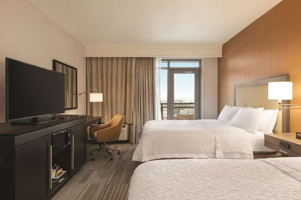 Images Hampton Inn & Suites Roanoke-Downtown