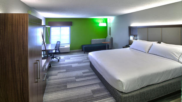 Images Holiday Inn Express & Suites Evansville North, an IHG Hotel