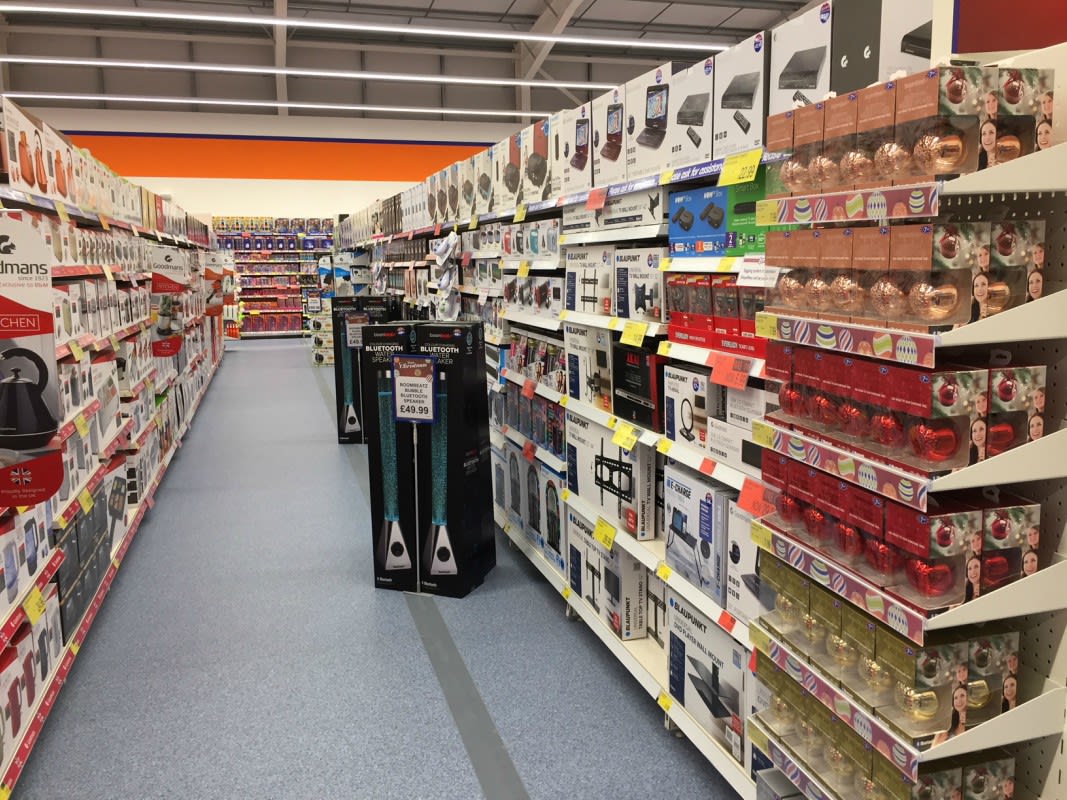 There's plenty of tech to get your teeth into at B&M's new Stenhousemuir store.