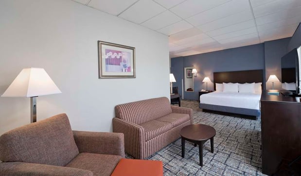 Images Best Western Plus Hotel & Conference Center