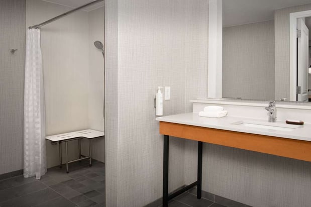 Images Embassy Suites by Hilton    La Quinta Hotel & Spa