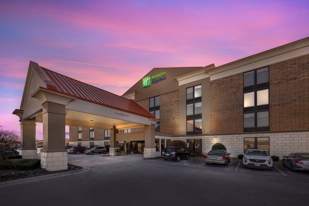Images Holiday Inn Express Crestwood by IHG