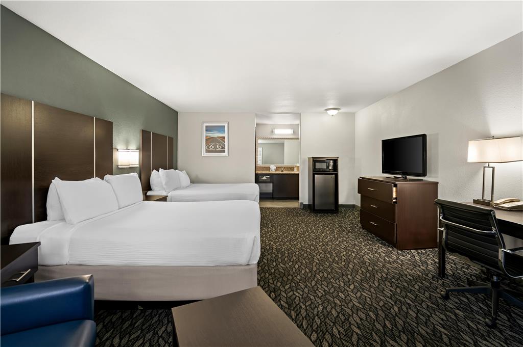 2 Queen Large Room