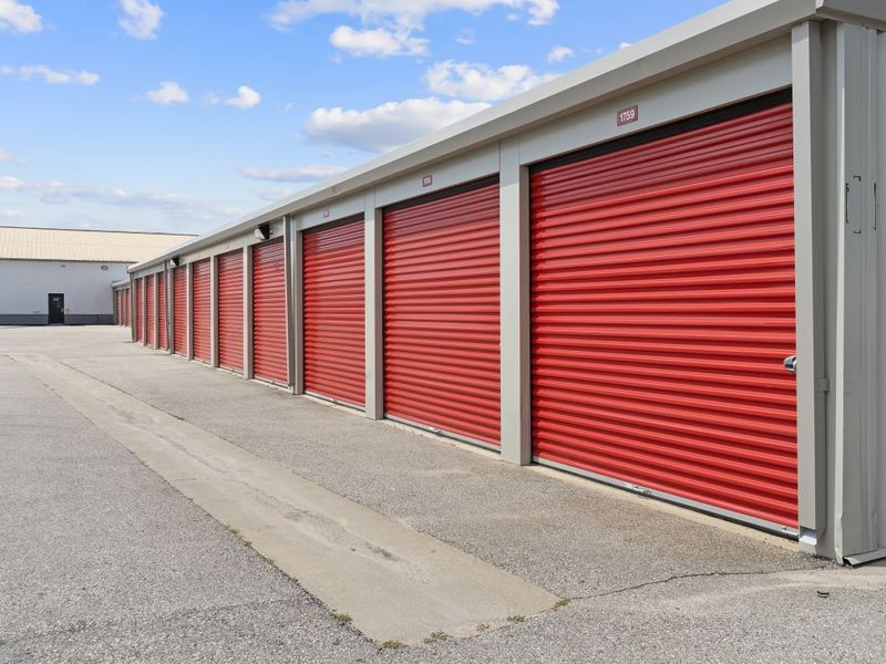 3828_Exterior Units 