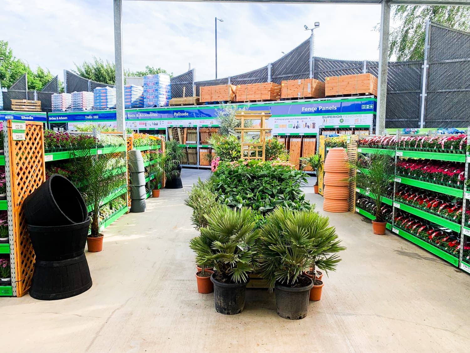 Images B&M Home Store with Garden Centre