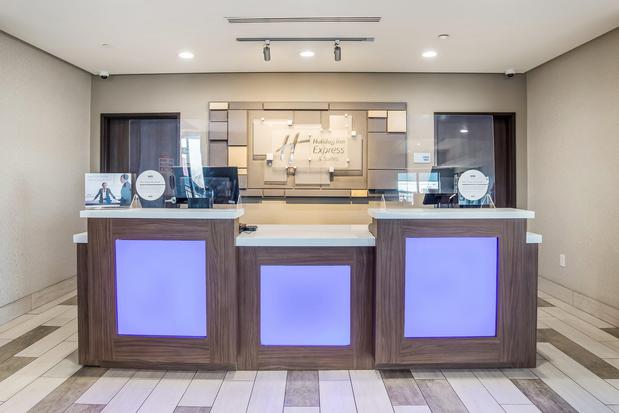 Images Holiday Inn Express & Suites Tulsa East - Catoosa by IHG