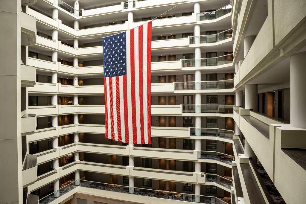 Lobby Embassy Suites by Hilton Crystal City National Airport Arlington (703)979-9799