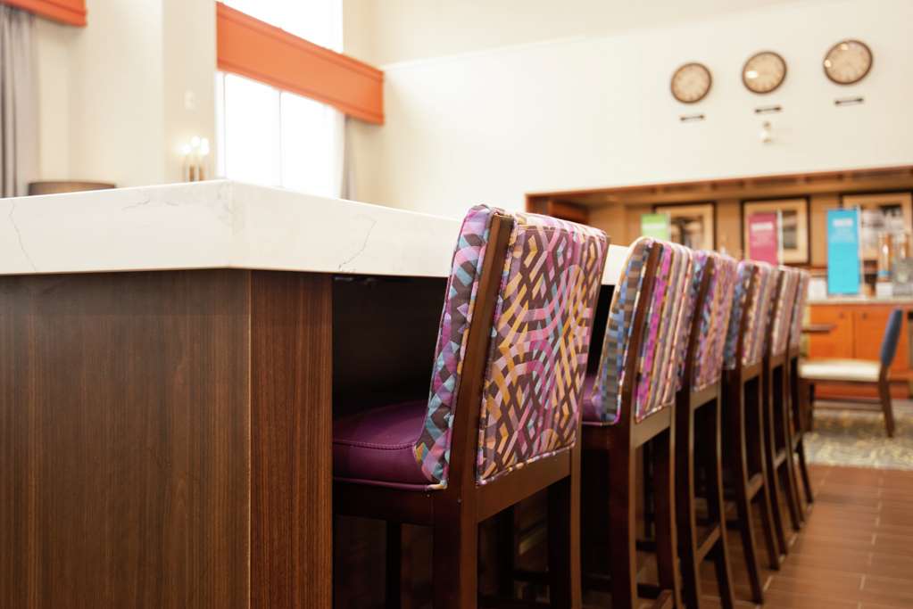 Images Hampton Inn & Suites by Hilton Barrie
