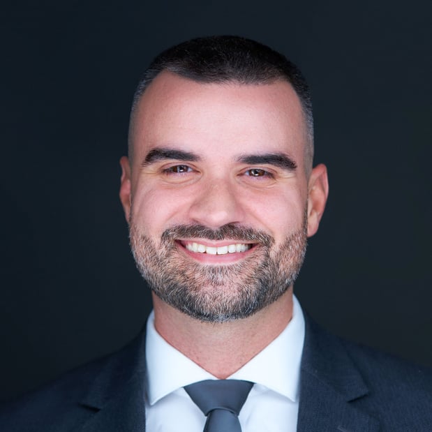 Images Ricardo Dominguez - Mutual of Omaha Advisors