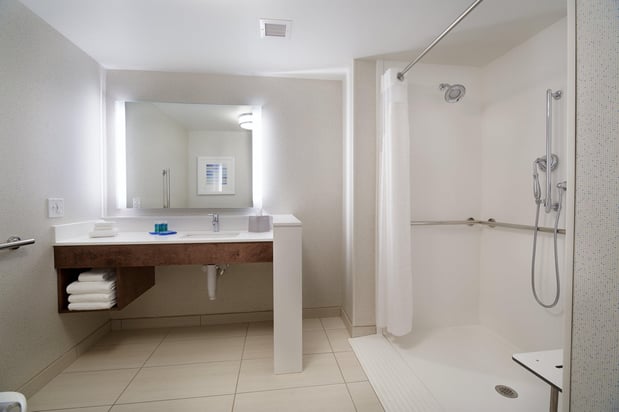 Images Holiday Inn Express & Suites Cincinnati North - Liberty Way by IHG
