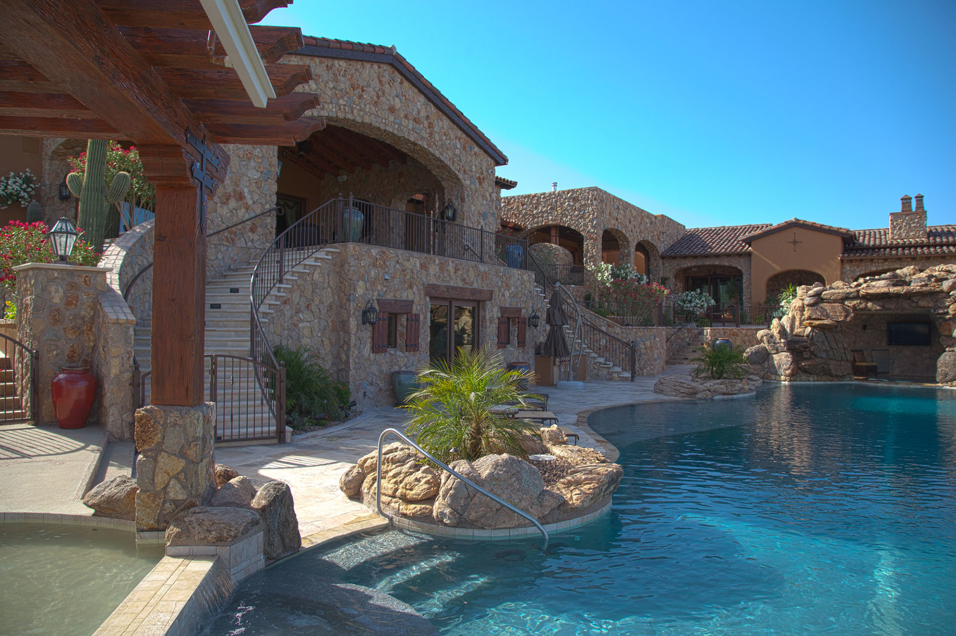 Images No Limit Pools & Spas