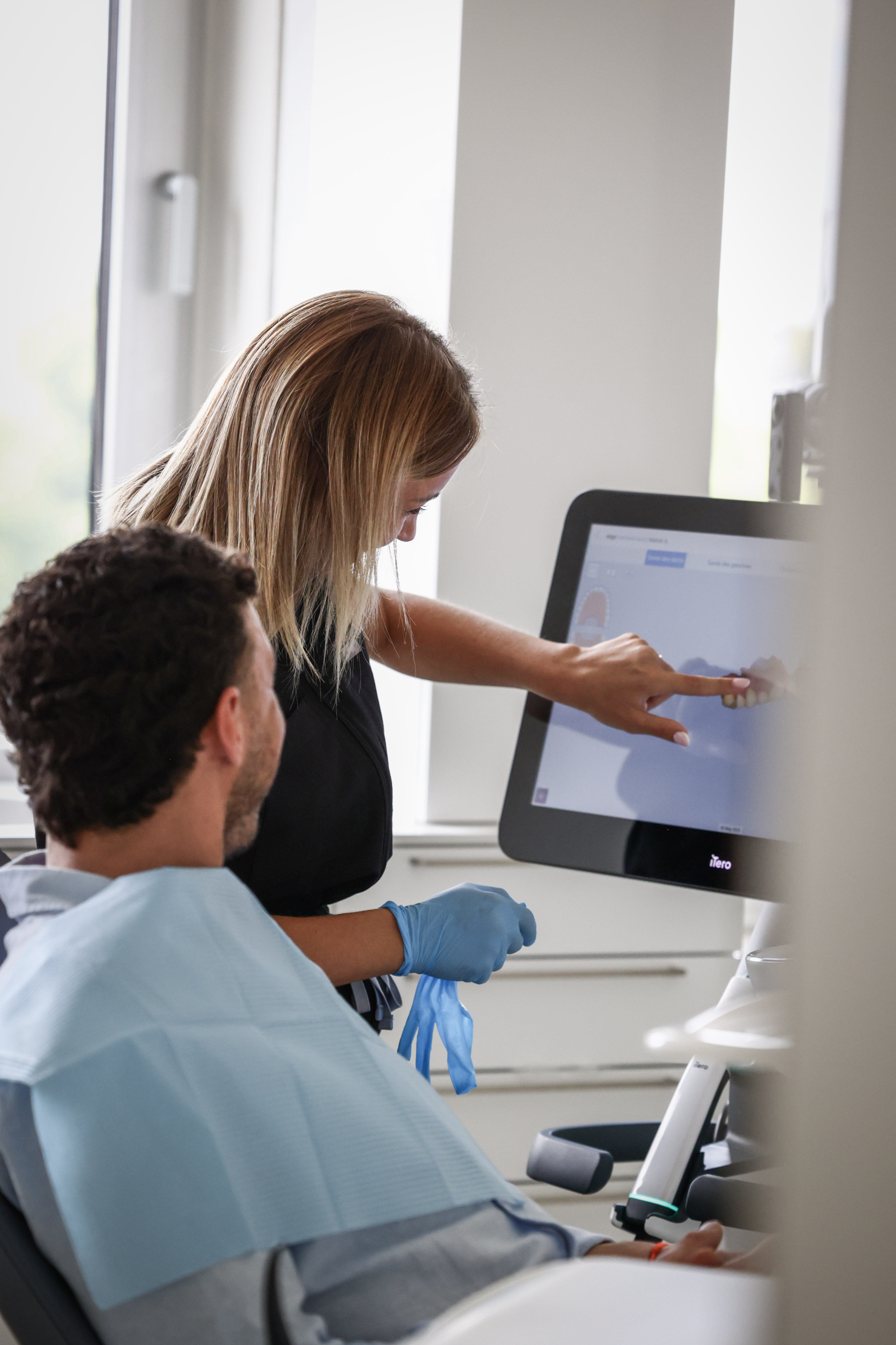 Images Dr DUCROCQ Camille dentiste