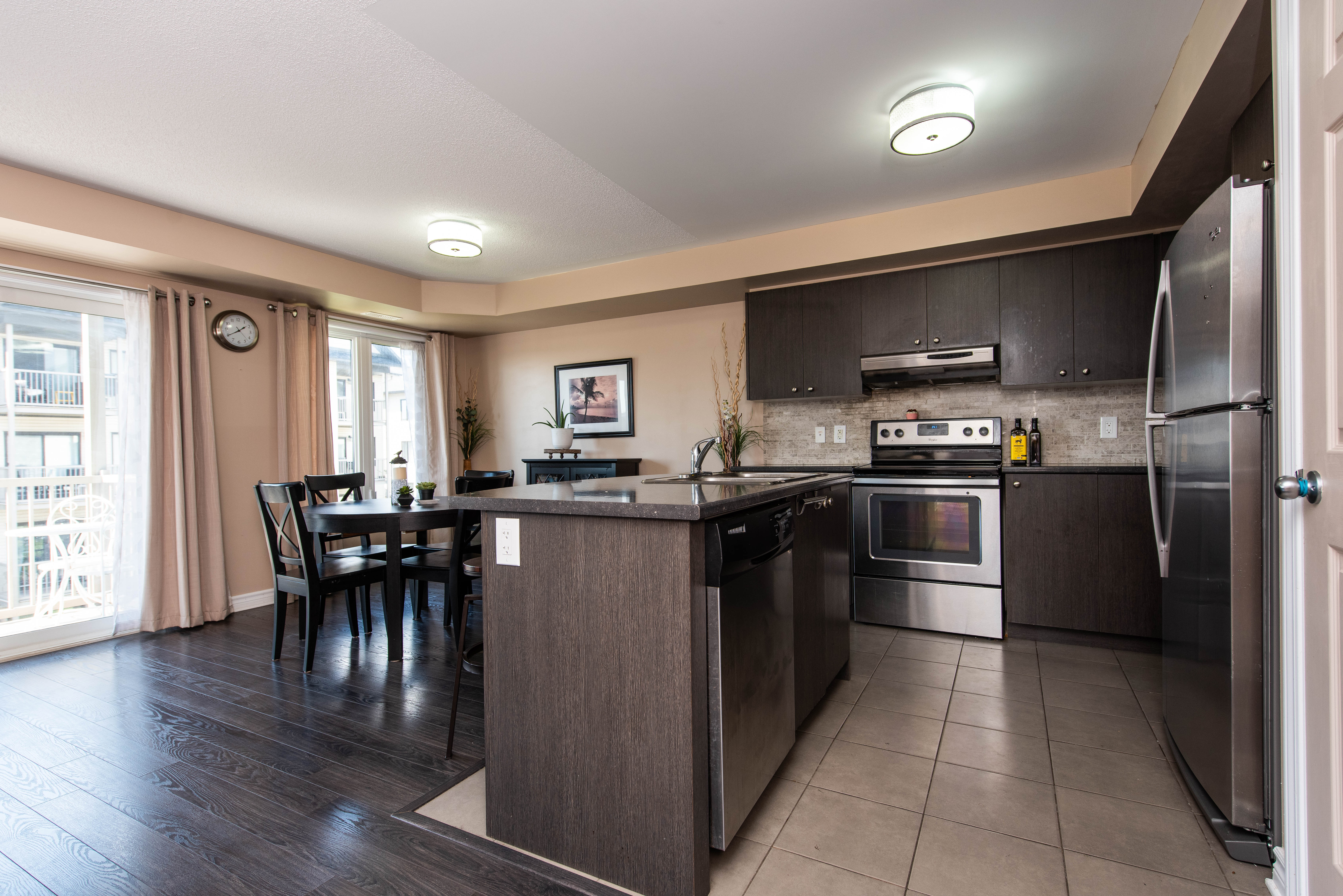Images Leif Olson - Ottawa Real Estate Agent - Hamre Team RE/MAX Affiliates