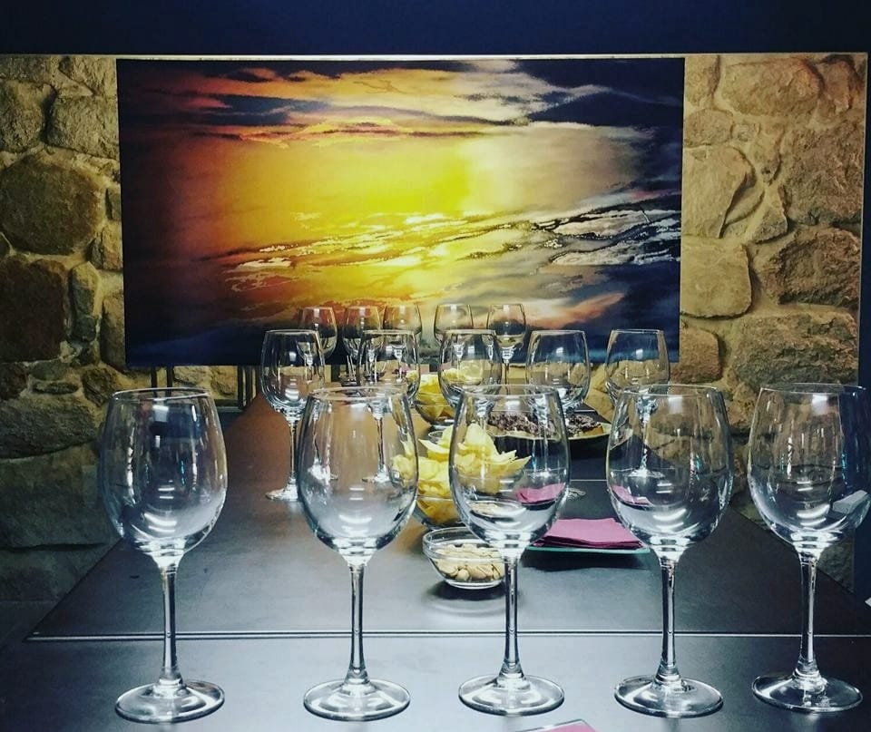 Images Offerendus la vinoteca del castillo de La Coracera