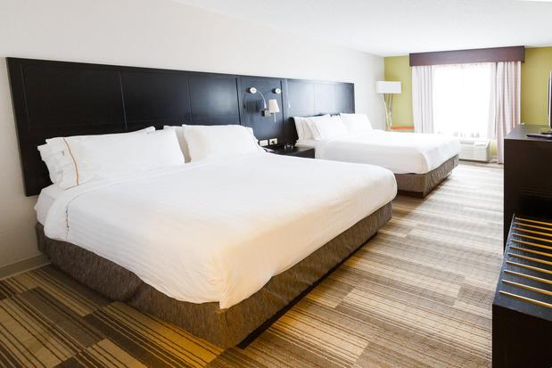 Images Holiday Inn Express & Suites Shelbyville by IHG