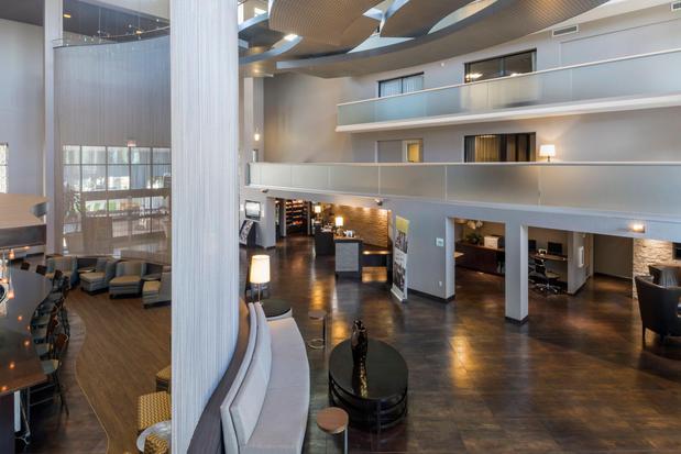 Images Holiday Inn & Suites Phoenix Airport North by IHG