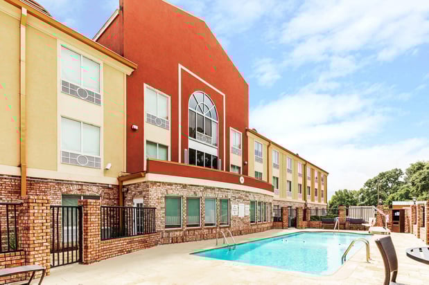 Images Holiday Inn Express & Suites Lafayette-South by IHG