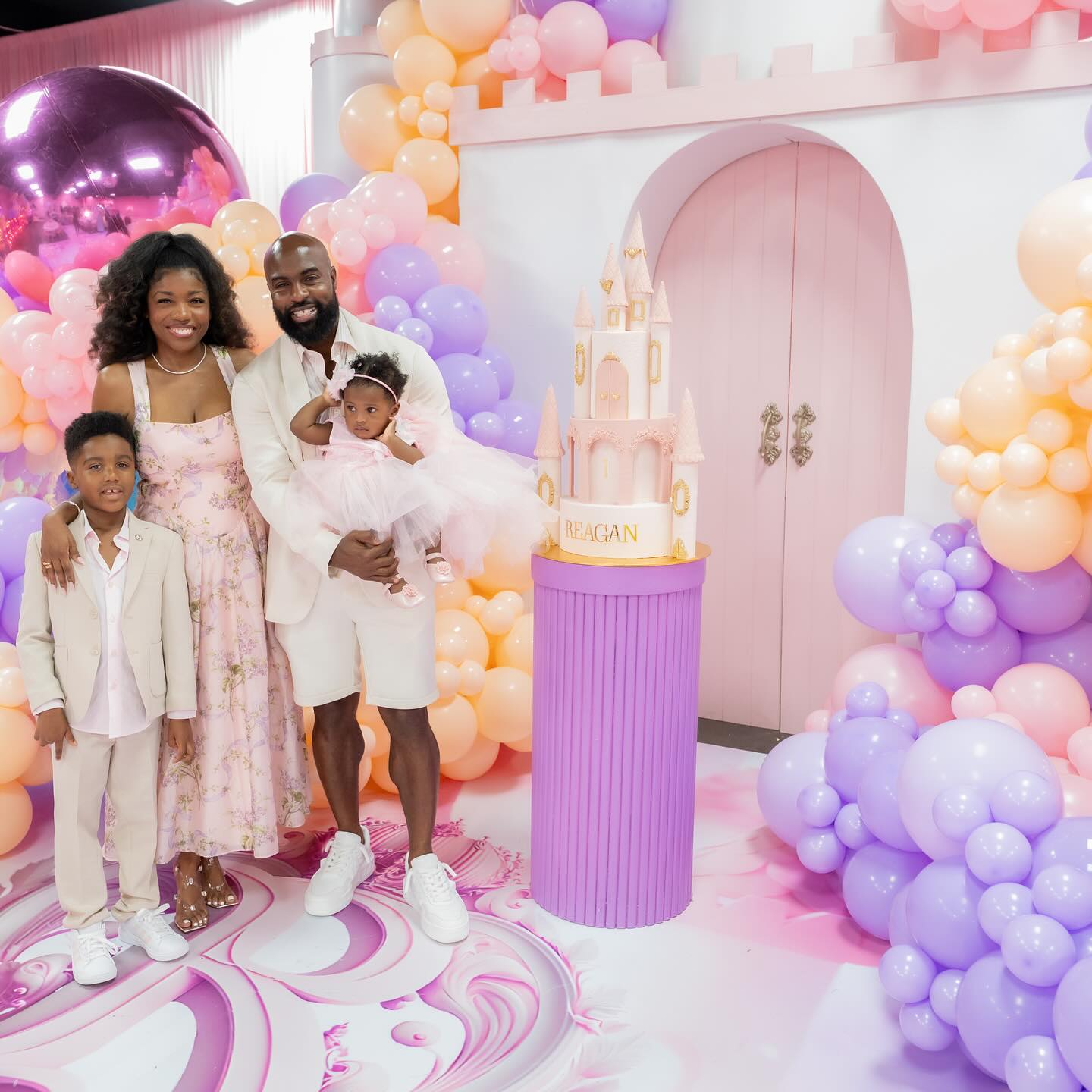 Dream Team Decor Image