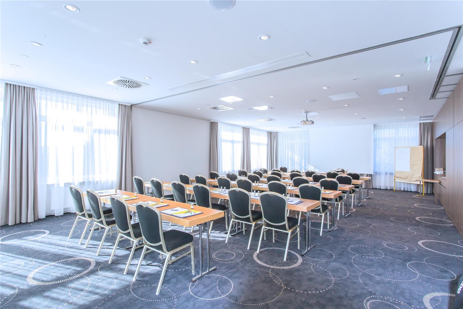 Best Western Queens Hotel Pforzheim-Niefern, Pforzheimer Strasse 52 in Niefern