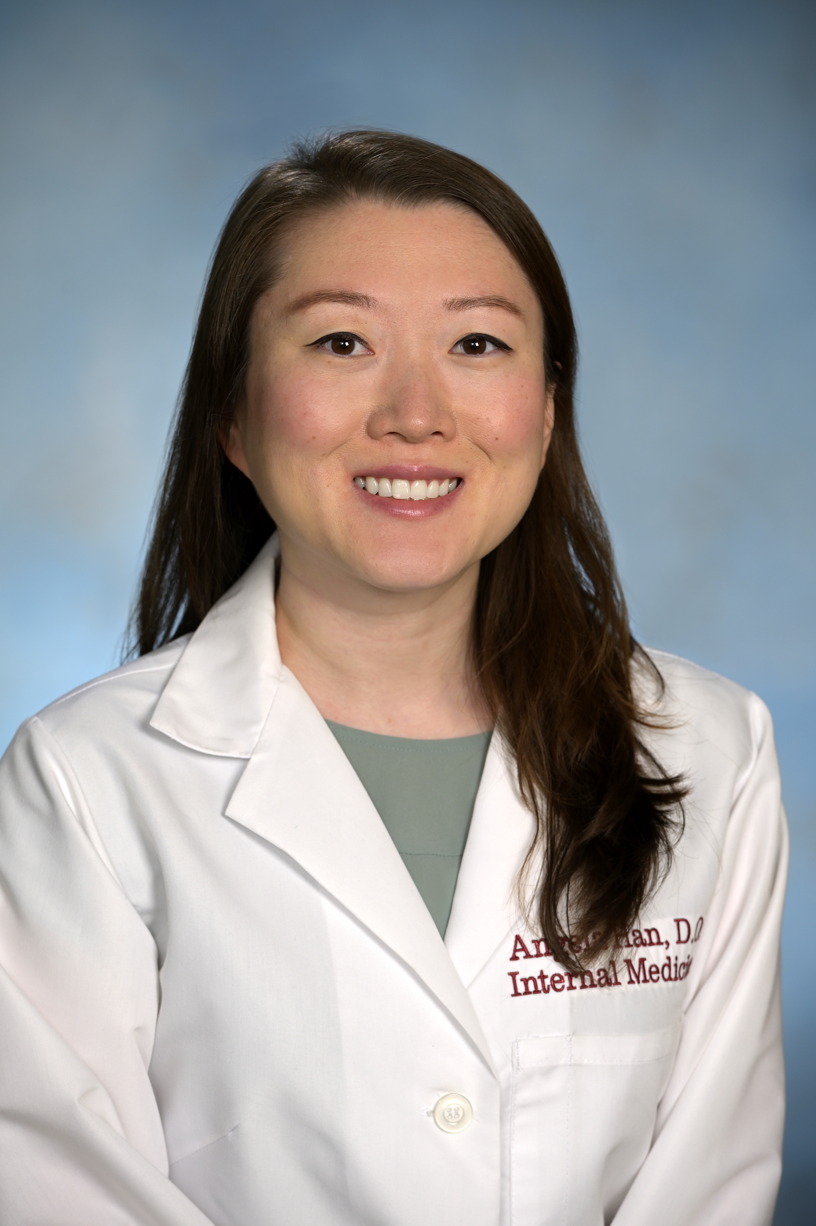 Headshot of Angela Han, DO
