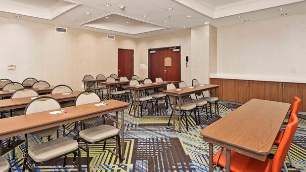 Images Holiday Inn Express & Suites Conroe I-45 North, an IHG Hotel