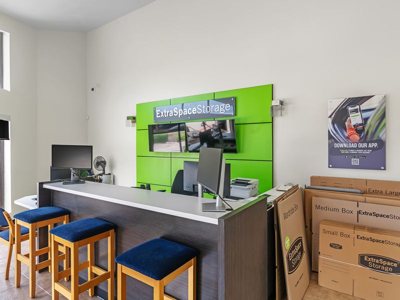 Images Extra Space Storage