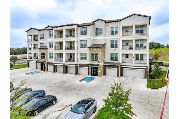 Images Reveal at Onion Creek Apartments