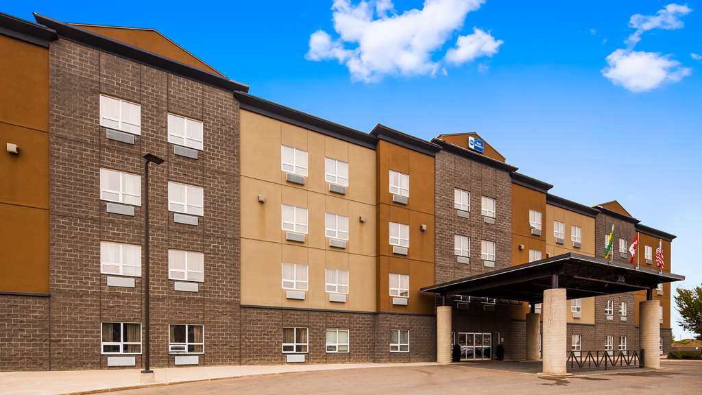 Hotel Exterior Best Western Blairmore Saskatoon (306)242-2299