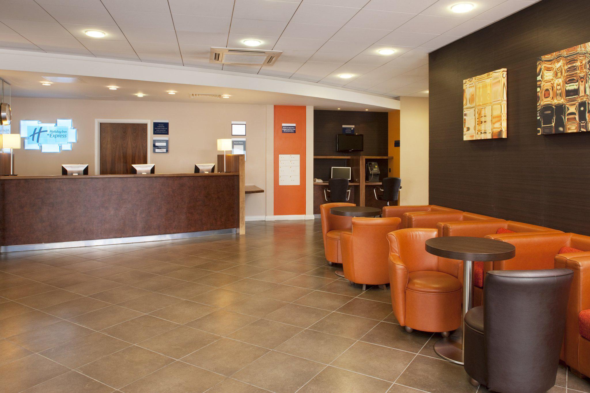 Holiday Inn Express Slough, an IHG Hotel Slough 01753 558300