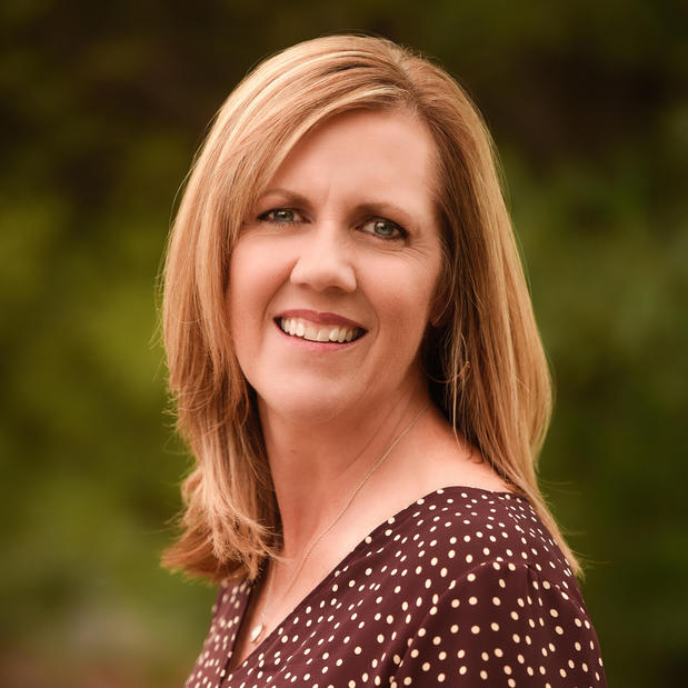 Images Gillian Hanus, REALTOR | Nebraska Realty