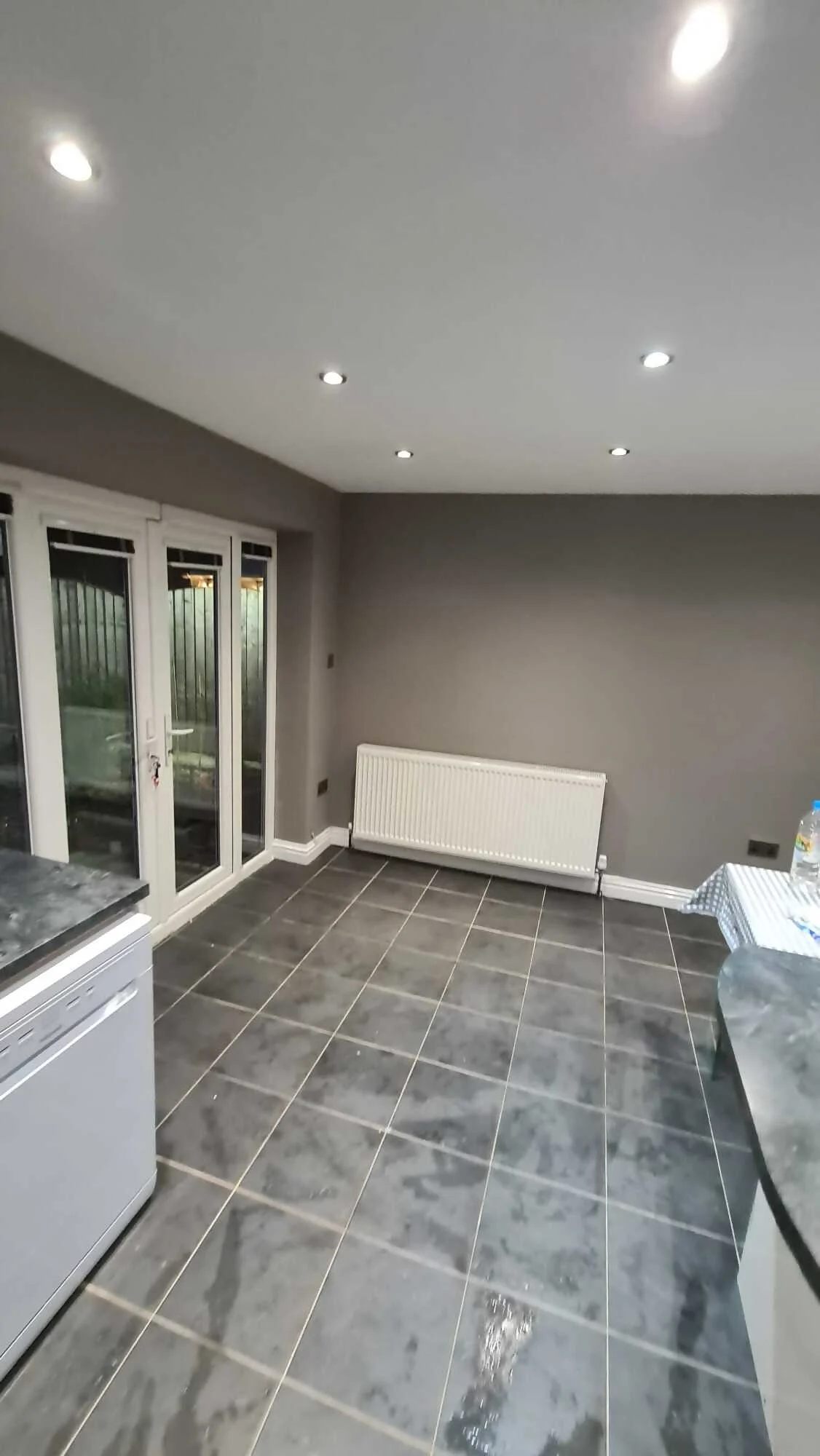 Images Ivo & Tina HK Service Ltd