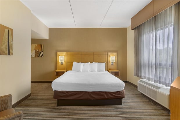 Images Best Western Royal Plaza Hotel & Trade Center